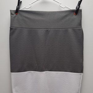 LulaRoe Grey/White Block Cassie XL